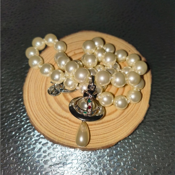 Vivienne Westwood Silver Pendant Pearl Necklace
